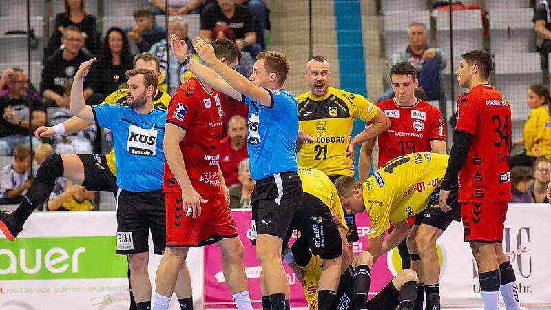 Eine Szene, die die HSC-Fans in Rage brachte: Max Jaeger wurde zu Boden gestreckt und musste verletzt raus, eine Bestrafung gegen den Hammer Yonatan Dayan (rechts) gab es allerdings nicht.