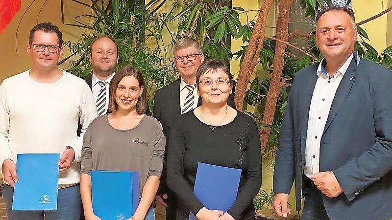 Bei den Ehrungen (von links): Markus Gampert, Christian Döres, Katrin Sievert, Vorsitzender Werner Schneider, Elvira Ossa und Manfred Hofmann (3. Bürgermeister)