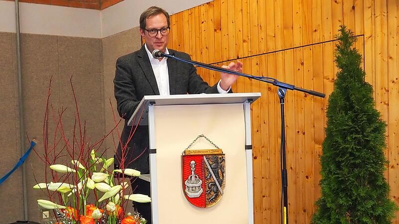 Festredner Martin Huber ging auf die Erhaltung der Demokratie ein.