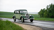 Seltene Modelle wie dieser Peugeot 301 CR Baujahr 1934 sind am Samstag (3. Mai 2025) durch die Straßen im Landkreis gekurvt.