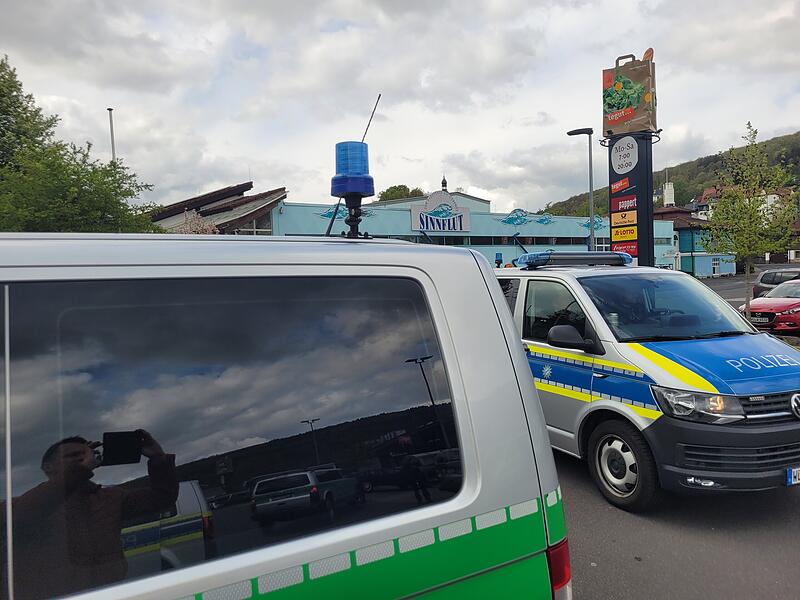 Polizei &uuml;bt in der Therme Sinnflut Bad Br&uuml;ckenau Bedrohungslagen