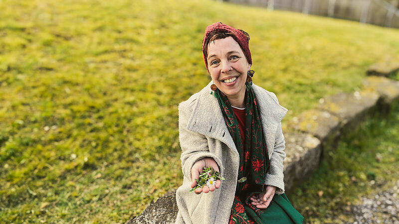Kr&auml;uterexpertin Susanne Meye &uuml;ber essbares Unkraut