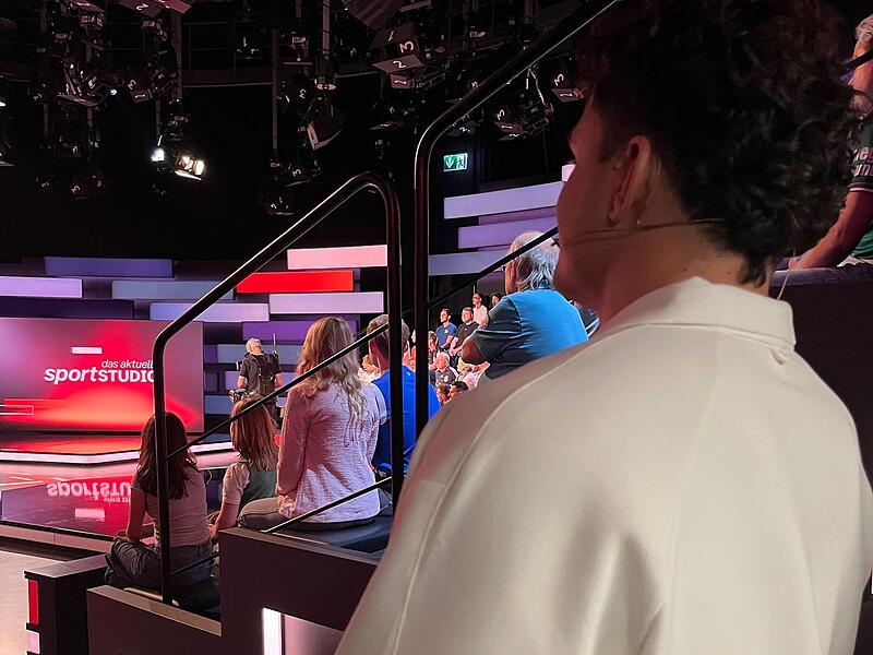 Merlin Hummel im Gespr&auml;ch mit ZDF-Moderator Jochen Breyer.