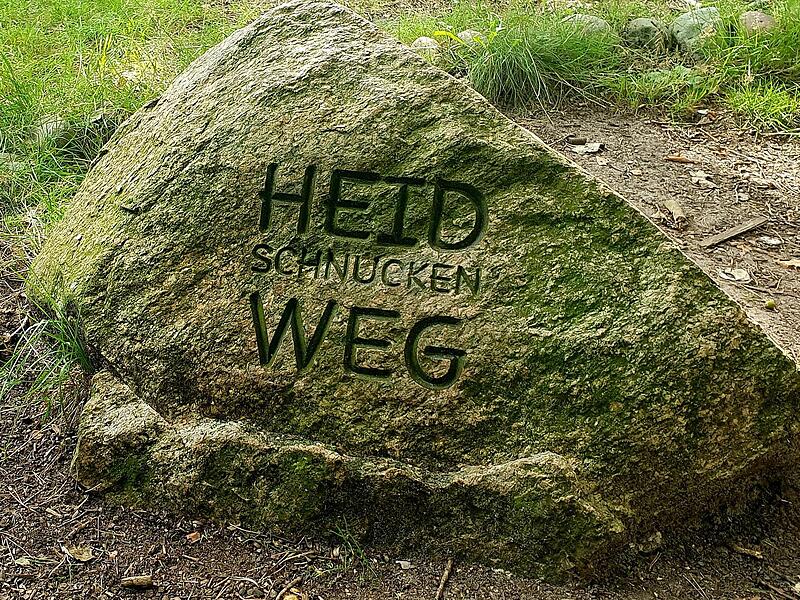 Ein Hinweisstein