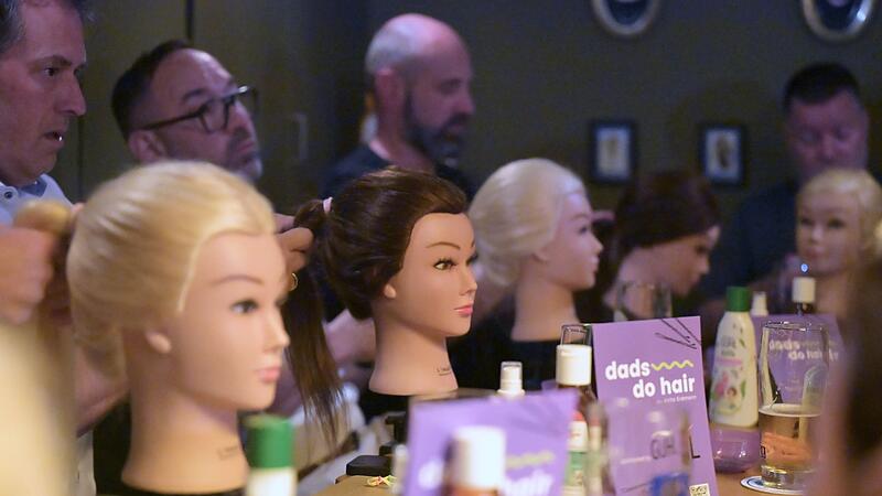 &laquo;Dads do Hair&raquo; - M&auml;nner lernen frisieren
