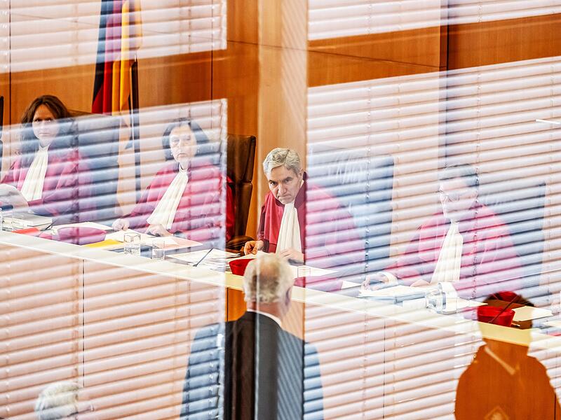 Bundesverfassungsgericht prüft Bayerns Polizeigesetz Bundesverfassungsgericht prüft Bayerns Polizeigesetz