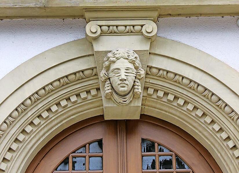 Das Portal am Amtsgericht Lichtenfels.