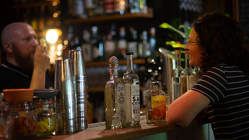 Cocktail-Tasting von "Feines aus Franken", "Fränkischer Talk" und fränkische-rezepte.de im Schwarzen Schaf in Bamberg.Cocktail-Tasting im Schwarzen Schaf Cocktail-Tasting von "Feines aus Franken", "Fränkischer Talk" und fränkische-rezepte.de im Schwarzen Schaf in Bamberg.Cocktail-Tasting im Schwarzen Schaf