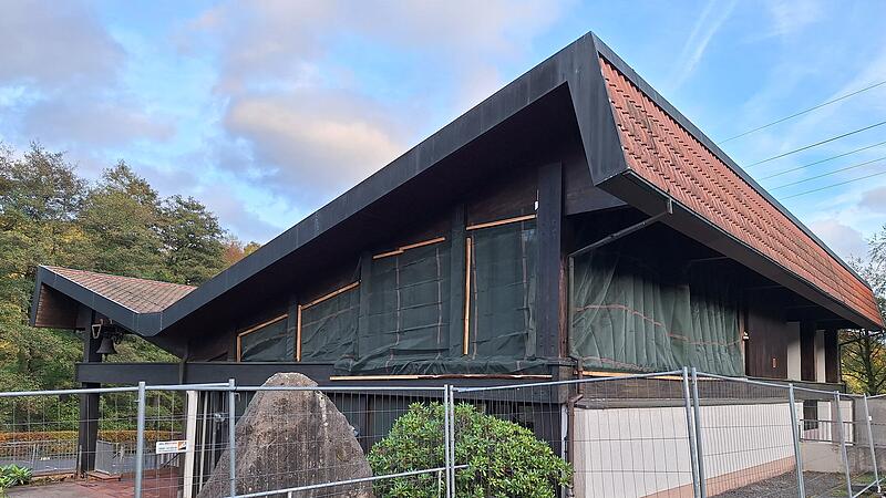 Sperrung der Aussegnungshalle am Waldfriedhof: die Folgen