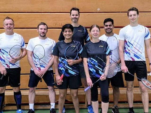 Die erfolgreiche Badminton-Mannschaft der Turnerschaft Kronach (von links): Trainer und Abteilungsleiter J&ouml;rg Schnappauf, Stefan Reif-Beck, Prachi Mittal, Heiner Kempken, Martina Karl, Siraj Qadri , Alexander Holzmann.