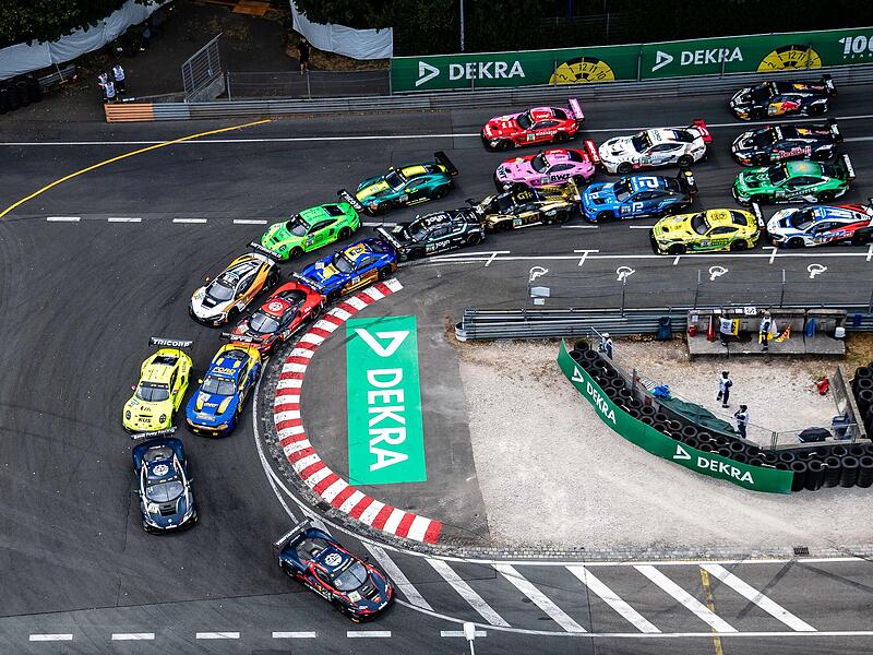 Eng zugehen wird es auch im kommenden Jahr wieder in der Grundig-Kehre des Nürnberger Norisrings. Eng zugehen wird es auch im kommenden Jahr wieder in der Grundig-Kehre des Nürnberger Norisrings.