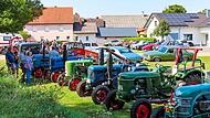 Extra ausgewiesene Parkflächen: Rund 150 Fahrzeuge hatten sich schon um die Mittagszeit angemeldet.