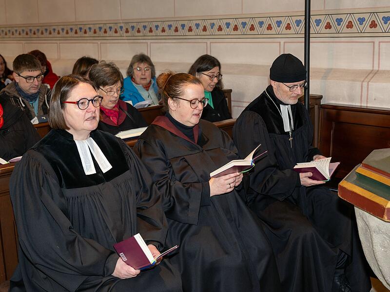 Pfarrerin Christiane B&ouml;rstinghaus, Pr&auml;dikantin Kristina Holler und Dekan Bernhard Petry (von links) in Oberreichenbach.