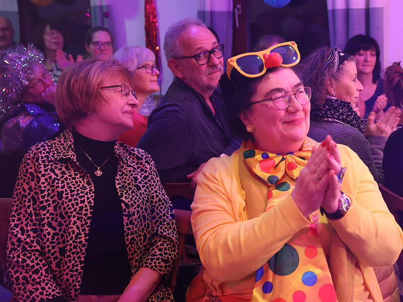 Z&auml;unger Schlappenfasching: K&ouml;rperinstrumente und Politik