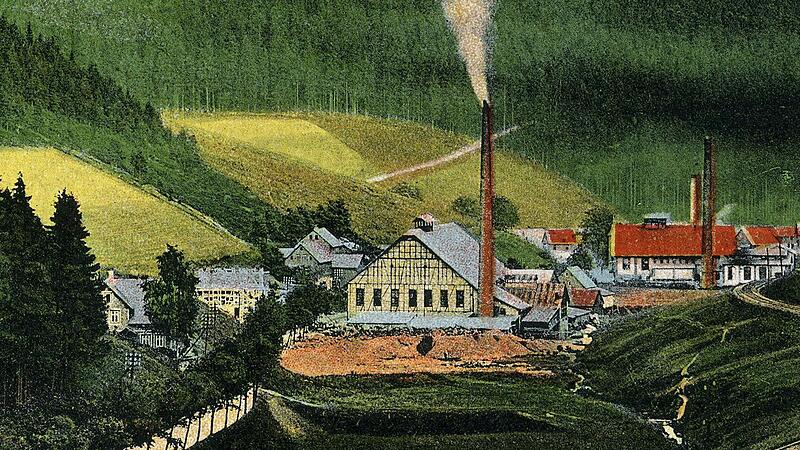 Die Werke Alexanderhütte und Tettauglas im Jahr 1914. Rechts gut sichtbar die Eisenbahn nach Tettau. Die Werke Alexanderhütte und Tettauglas im Jahr 1914. Rechts gut sichtbar die Eisenbahn nach Tettau.