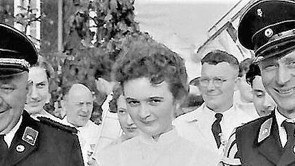 Die Dirigenten Fritz Wei&szlig;erth (links) und Hans Welscher haben Stockheimer Musikgeschichte geschrieben. Die Aufnahme entstand 1956 in Ludwigsstadt.