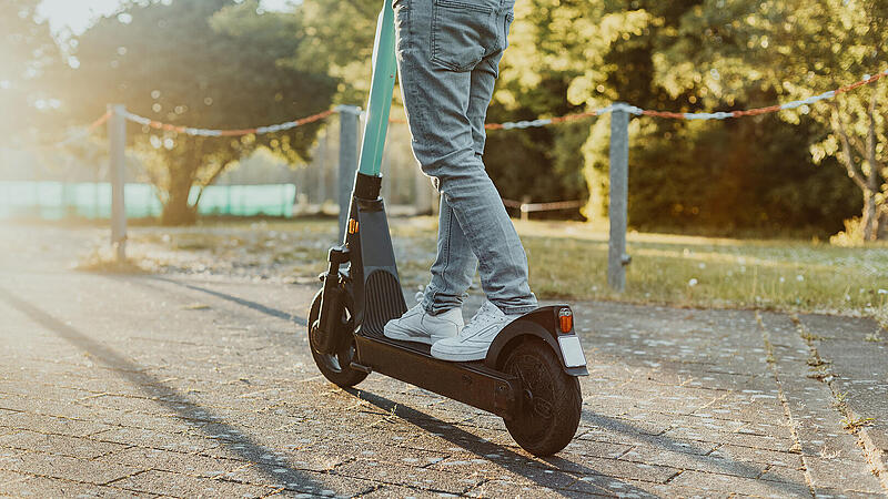 E-Scooter-Fahrer st&uuml;rzt in Eckental &ndash; Alkohol im Spiel