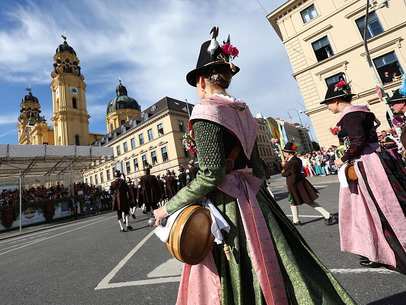 191. Münchner Oktoberfest - Trachten- und Schützenzug 191. Münchner Oktoberfest - Trachten- und Schützenzug
