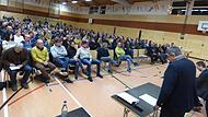 Gef&uuml;llt waren alle Pl&auml;tze in der Sport- und B&uuml;rgerhalle in Waischenfeld. Rund 400 B&uuml;rger kamen zur Infoversammlung, um mehr &uuml;ber die geplante Fl&uuml;chtlingsunterkunft in der Waischenfelder Innenstadt zu erfahren.Forchheim & Fr&auml;nkische Schweiz