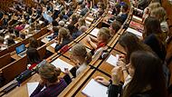 Im Zentrum für interreligiöse Studien werden Streitfragen zwischen den Religionen explizit thematisiert und von hoch motivierten Lehrenden und Lernenden behandelt.