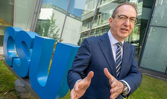 Alexander Dobrindt Bundesinnenminister Alexander Dobrindt (CSU) wird am Samstag, 31. Januar, in Coburg erwartet.