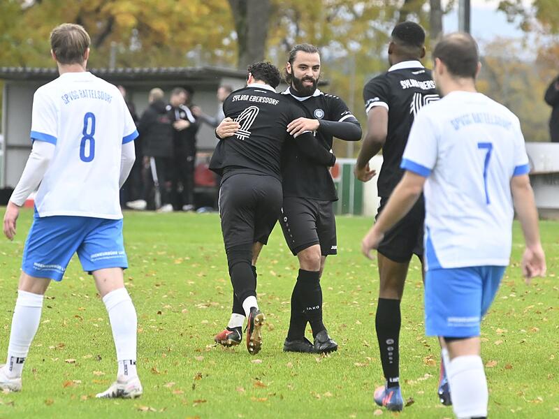 Lovis Pietsch (Mitte) erzielte zwei Treffer für den SC Sylvia Ebersdorf.