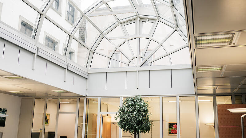 Markthalle Bad Kissingen In den Räumlichkeiten der ehemaligen Commerzbank-Filiale möchte die Stadt Bad Kissingen gerne gemeinsam mit örtlichen Playern eine Markthalle realisieren.