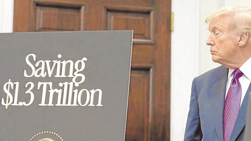 US-Pr&auml;sident Donald Trump behauptet, der Ausstieg aus dem Klimaschutz spare 1,3 Billionen Dollar.