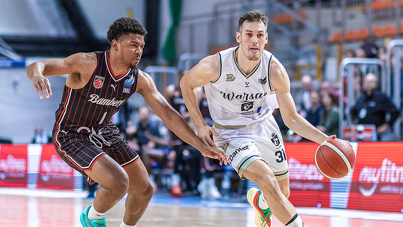 Noah Locke (links) wurde in Warschau defensiv oft attackiert.