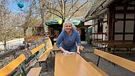 Birgit Hempel, Wirtin des Forchheimer Schindlerkellers, bereitet sich auf die neue Saison vor.