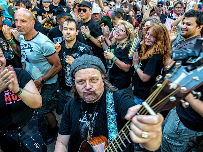 Das Shamrock Festival auf Schloss J&auml;gersburg begeisterte wieder zahlreiche Musik-Fans.Shamrock Festival
