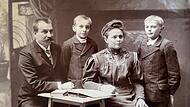 Juwelier Stahl in Coburg 130 Jahre Juwelier Stahl in Coburg: Dieses historische Foto zeigt Emil Stahl, den Gründer des Familienbetriebs, mit seiner Frau sowie den Söhnen Alfred (Zweiter von links) und Emil junior.
