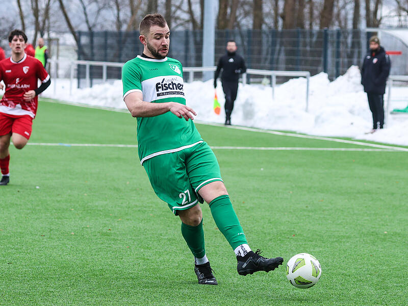Am vergangenen Wochenende erstmals nach langer Leidenszeit wieder auf dem Spielfeld: der Friesener Angreifer Rico Nassel.