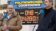 Alexander Dobrindt (l.) und Markus Söder vor ihrer Countdown-Uhr