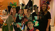 Laut, bunt und fr&ouml;hlich war es beim beliebten Weiberfasching in Dobenreuth. Die sch&ouml;nsten Bilder des Abends sehen Sie in der gro&szlig;en Bildergalerie.