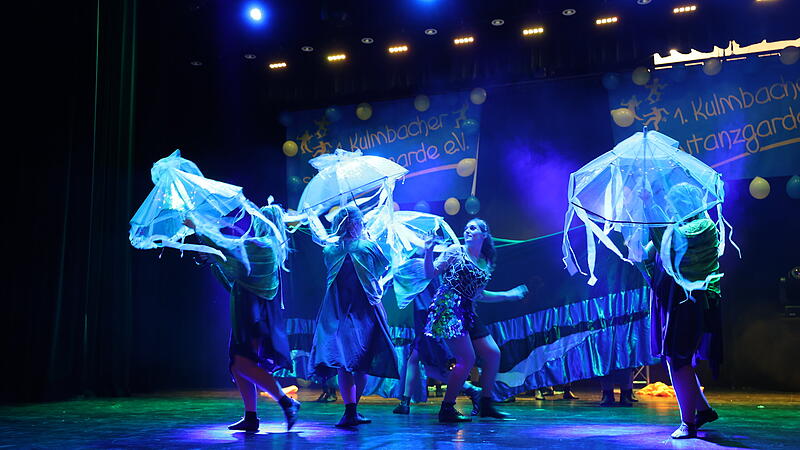 So sch&ouml;n sind Quallen in der Wirklichkeit nicht: Die B&uuml;hnen-Quallen leuchteten.