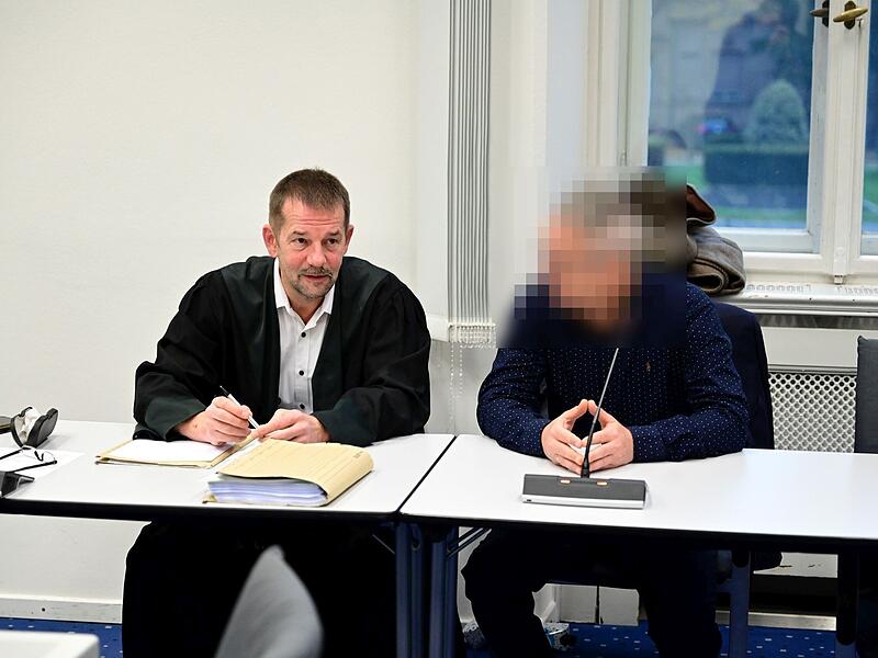 Rechtsanwalt Andreas Dräger aus Strullendorf und der Angeklagte