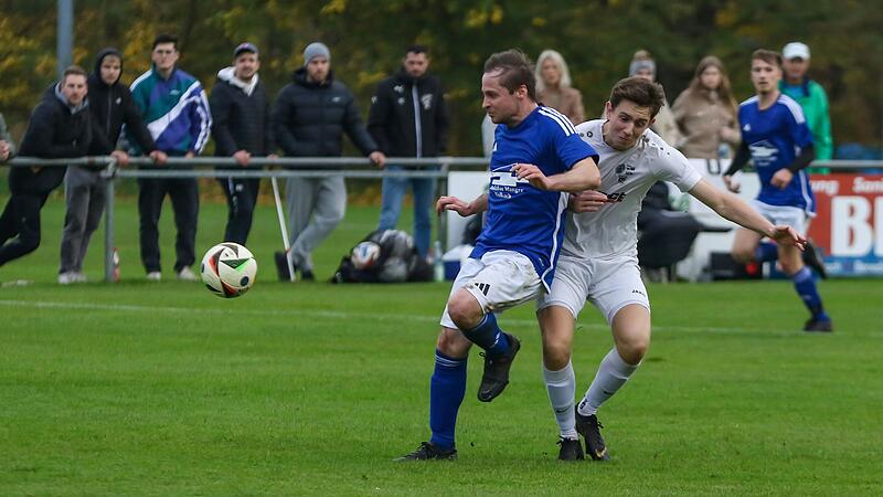 Nordheims Peter Stra&szlig;berger (links, hier gegen E&szlig;lebens Johannes Schmidhuber) brachte sein Team in Stammheim auf die Siegerstra&szlig;e.