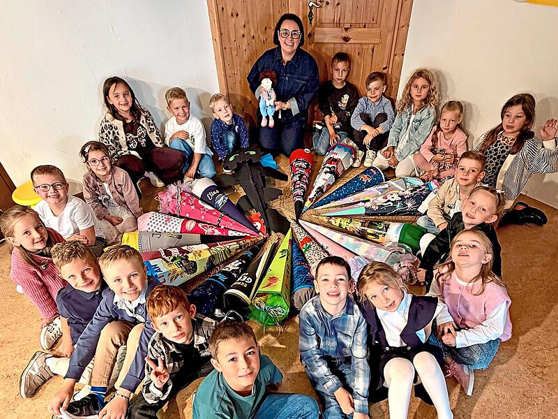 Die Schulanf&auml;nger der Grundschule Lichtenfels im Leuchsental. Yvonne Kern