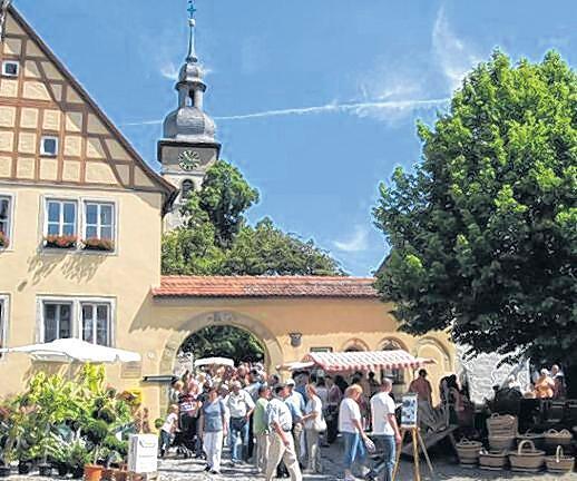 Der Kirchenburgmarkt in Hüttenheim.