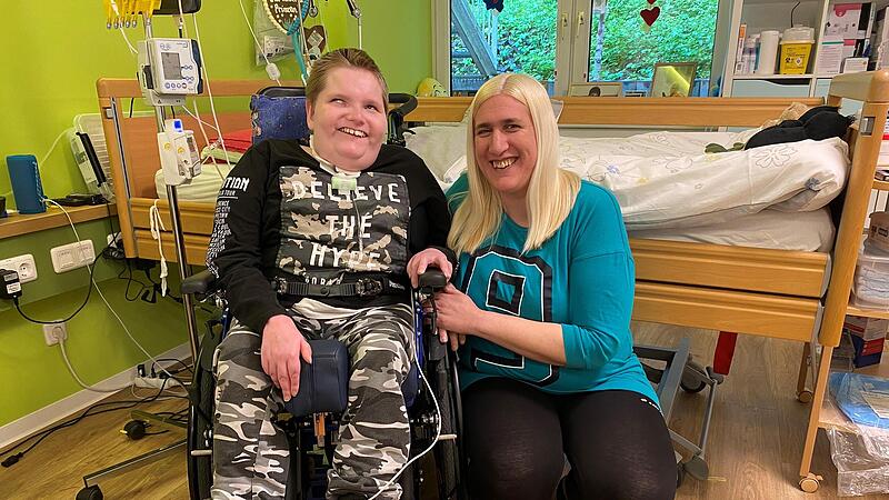 Regelm&auml;&szlig;ig besucht Silke Hilzbrich ihren Sohn Sebastian in Coburg &ndash; oft schl&auml;ft sie auch bei ihm im Zimmer.