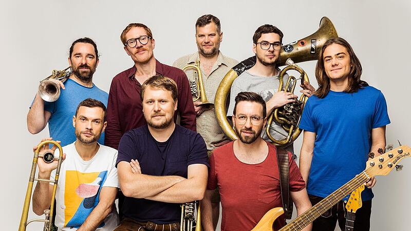 Turbomucke und Crossover sind das Markenzeichen von LaBrassBanda.