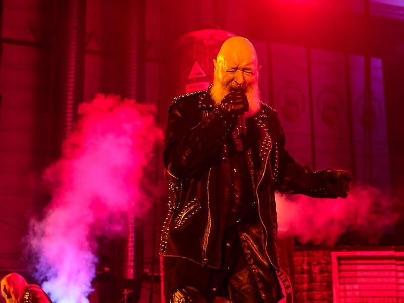 Rob Halford zog die Blicke des Publikums auf sich.