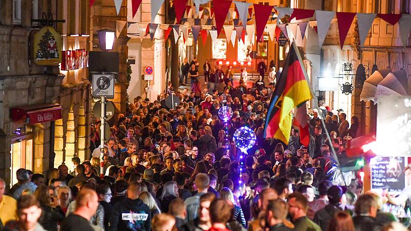Sandkerwa ist, wenn das Bamberger Sandgebiet aus allen N&auml;hten platzt.