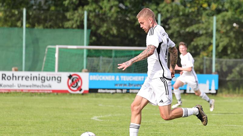 Tobias Kauf und die DJK Erlangen lie&szlig;en gegen die DJK Hallerndorf keine Fragen offen.Forchheim & Fr&auml;nkische Schweiz