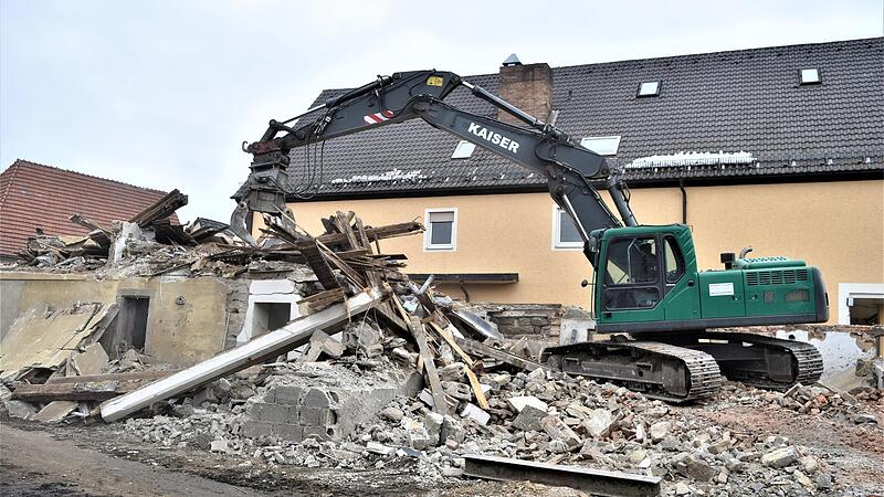 Die Aufnahme verdeutlicht es: Das einstige Wohnhaus Marktplatz 9 wird für immer aus dem Ortsbild verschwinden.