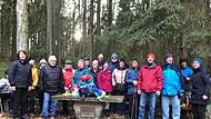 Wandergruppe an der Emil Herold-Ruh.