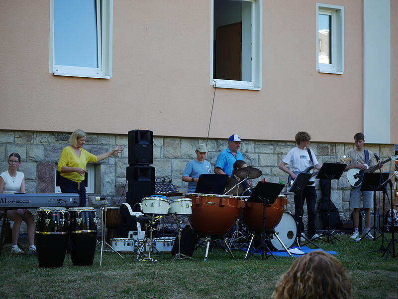 PicknickdeckenkonzertPicknickdeckenkonzert Musik an der Sinn in Bad Brückenau