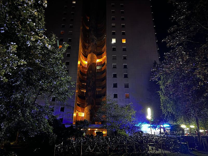 Glück im Unglück: Hochhausbrand in Erlangen endet glimpflichHochhausbrand in Erlangen