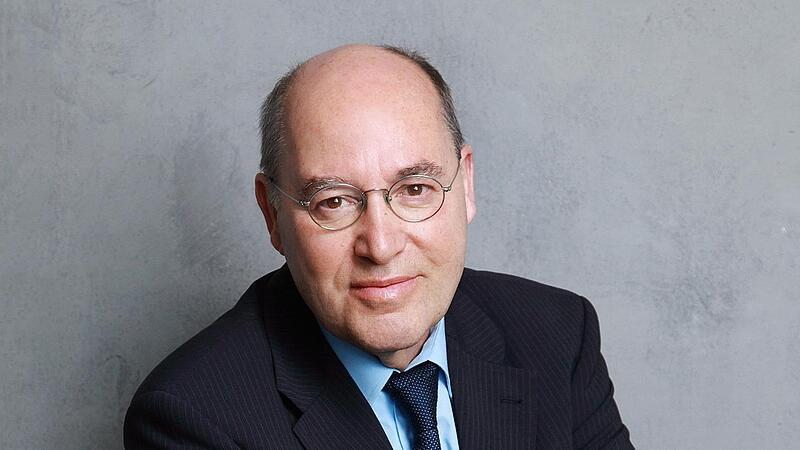 Mit Witz und einer großen Portion Selbstironie gewährt Gregor Gysi einen Blick hinter die Kulissen der Politik. Mit Witz und einer großen Portion Selbstironie gewährt Gregor Gysi einen Blick hinter die Kulissen der Politik.